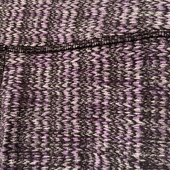 Lululemon  purple leggings sz 4 - Picture 3 of 6